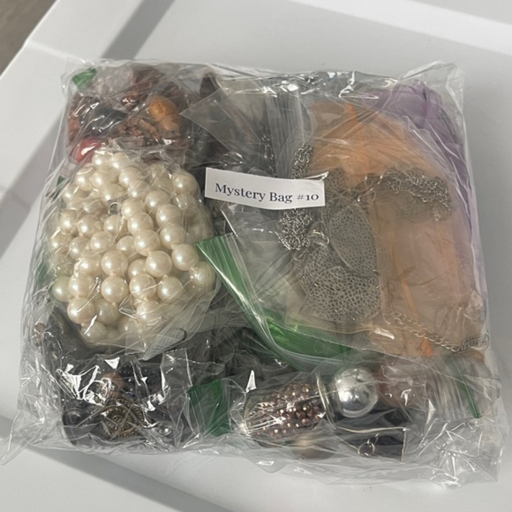 Mystery Jewelry Bag with Pearls and Chains #10